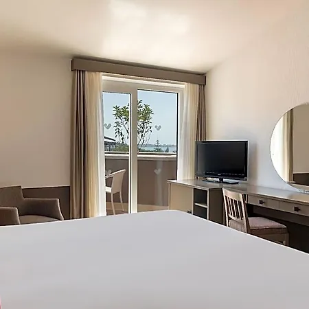 Paloma Perissia 5* Sidé