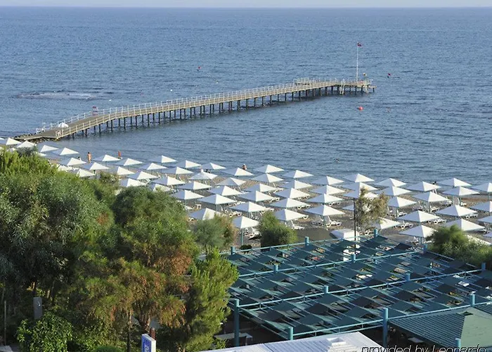 Paloma Perissia Feriested Side