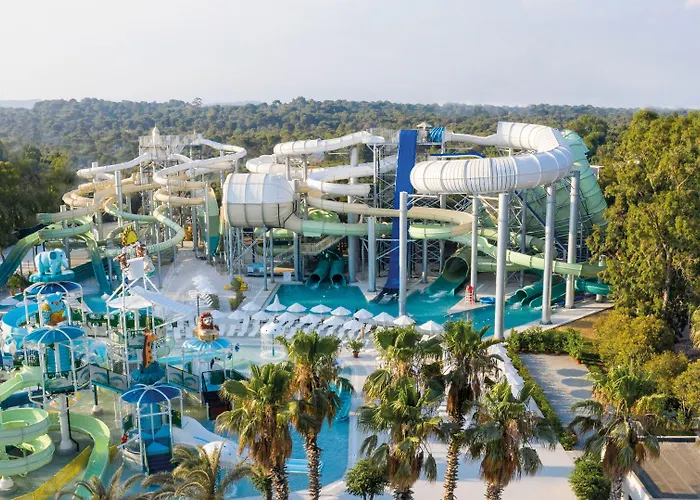 Paloma Perissia Feriested Side