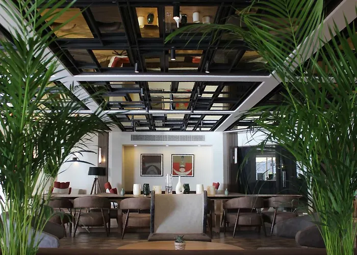 Paloma Perissia Feriested Side