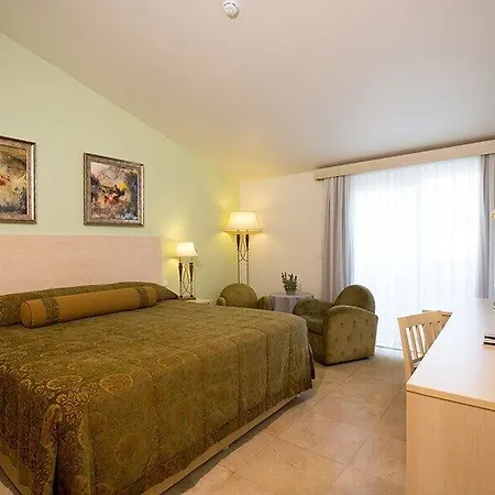 Paloma Perissia 度假村